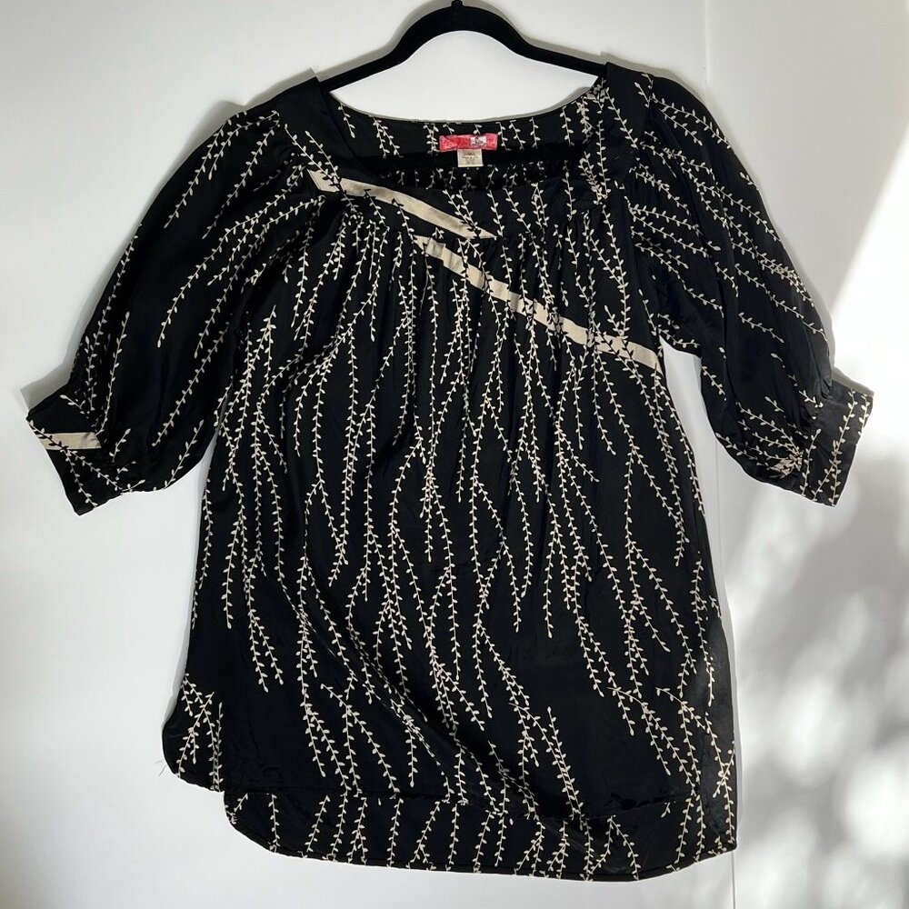 Vintage 90s 100% Silk Blouse – Black & Cream Elegance